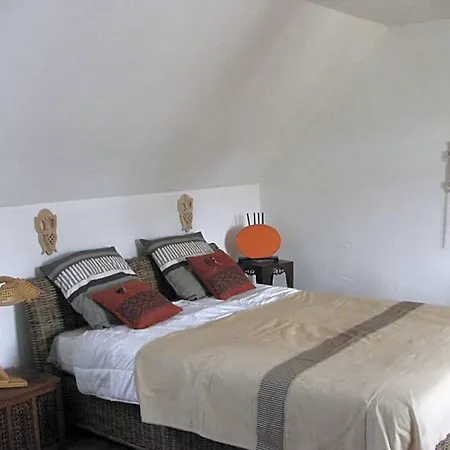 La Tourelle Des Echelles Bed & Breakfast 3*