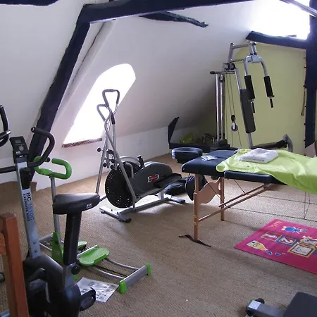 לינה וארוחת בוקר La Tourelle Des Echelles Lésigny