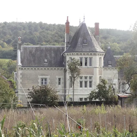 לינה וארוחת בוקר La Tourelle Des Echelles 3*