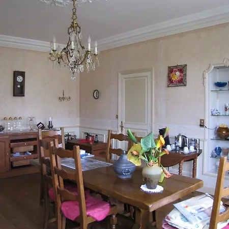 לינה וארוחת בוקר La Tourelle Des Echelles